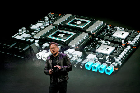 米エヌビディアのＡＩ半導体（記者会見するジェンスン・ファンＣＥＯ）＝ロイター