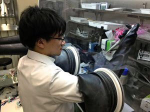 NTTは空気電池の寿命を向上する技術を開発した