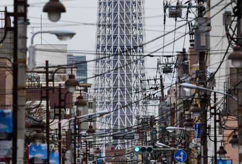 東京スカイツリーと電線