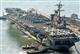 <div>15日、釜山に入港する米海軍の原子力空母カール・ビンソン(共同)</div>