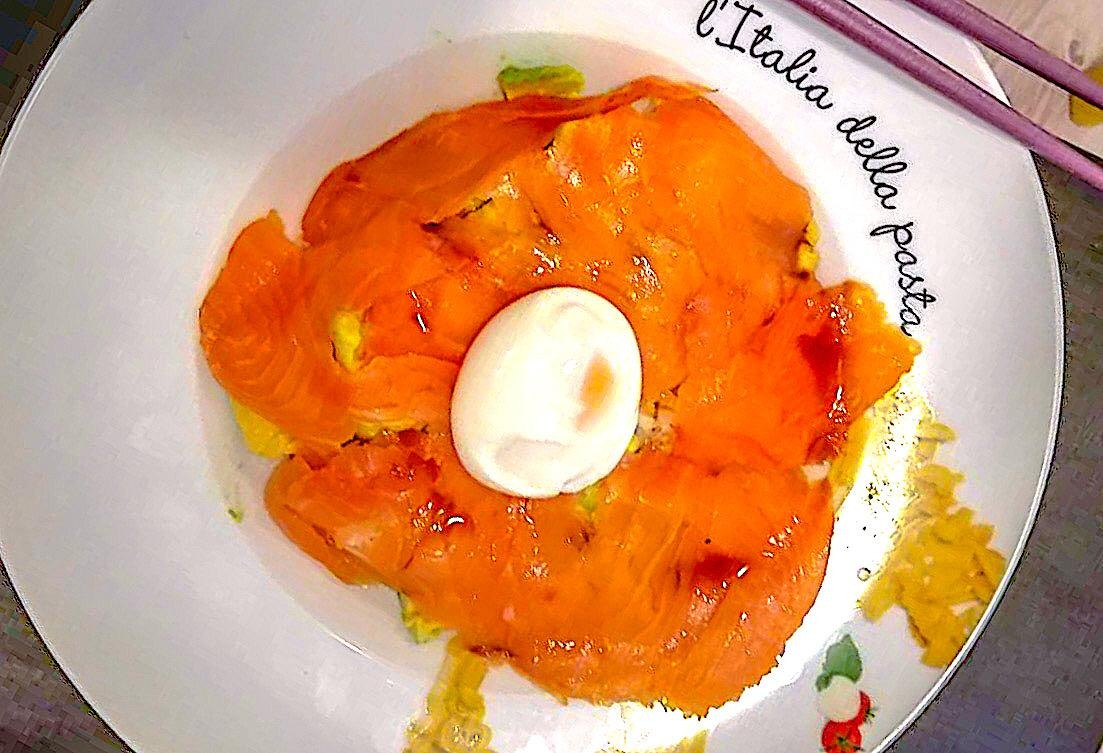 [f:id:画像URL:salmon abocado bowl Sushi bowl]