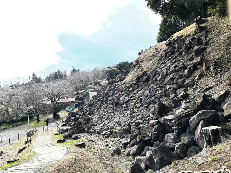【続名城100選】石垣山城の見どころと名城スタンプ設置場所は?無料駐車場はあり!?