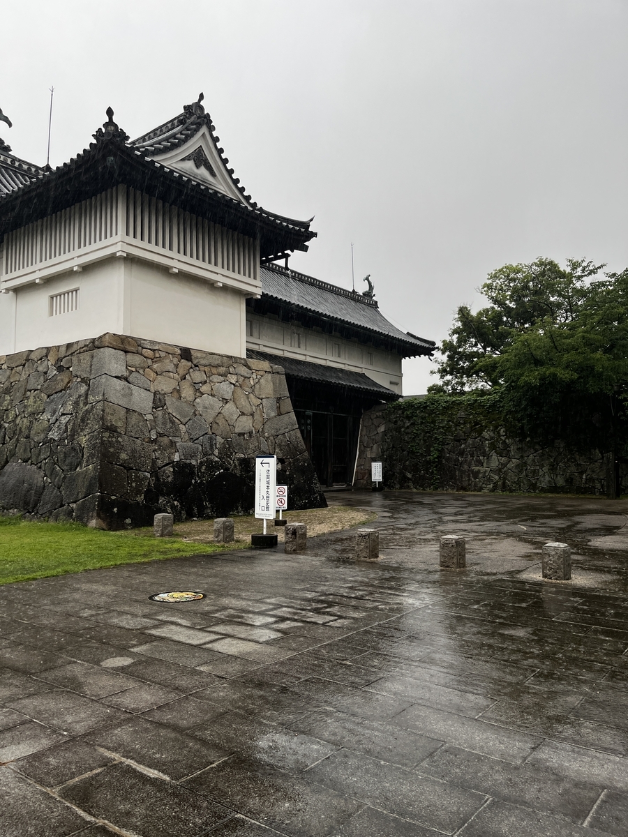 佐賀城跡 堀と緑