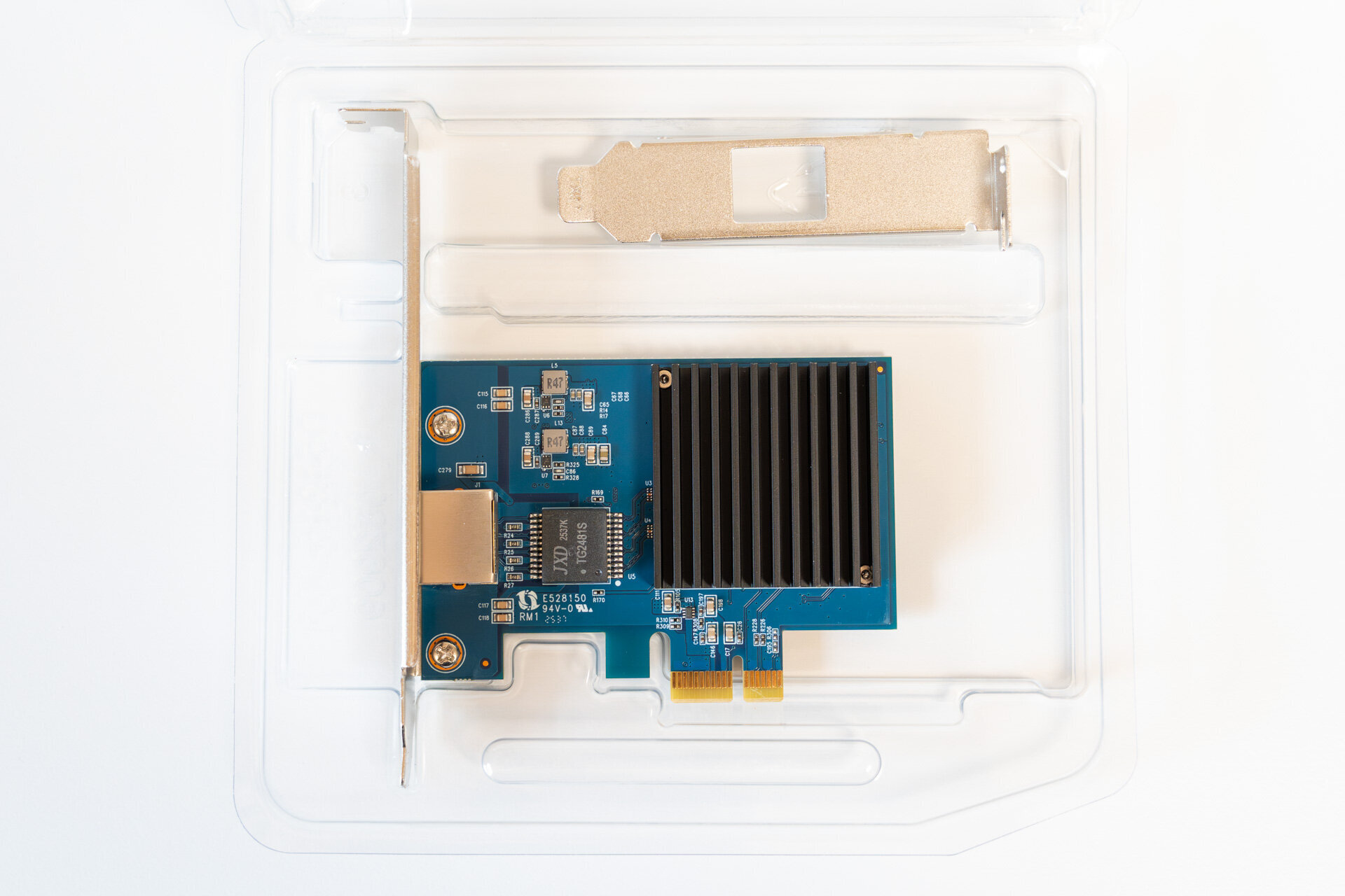 Realtek RTL8127 10Gbps ロープロファイルブラケット付き