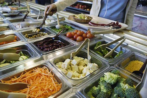 Liz_Waters_salad_bar04_0780