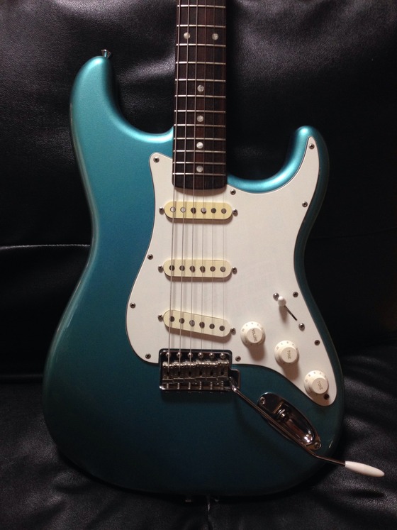 1990 Fender USA Stratocaster Standard (Black) – Cool Old Guitars