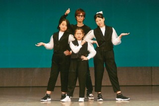 住道キッズダンスクラス 発表会後の集合写真