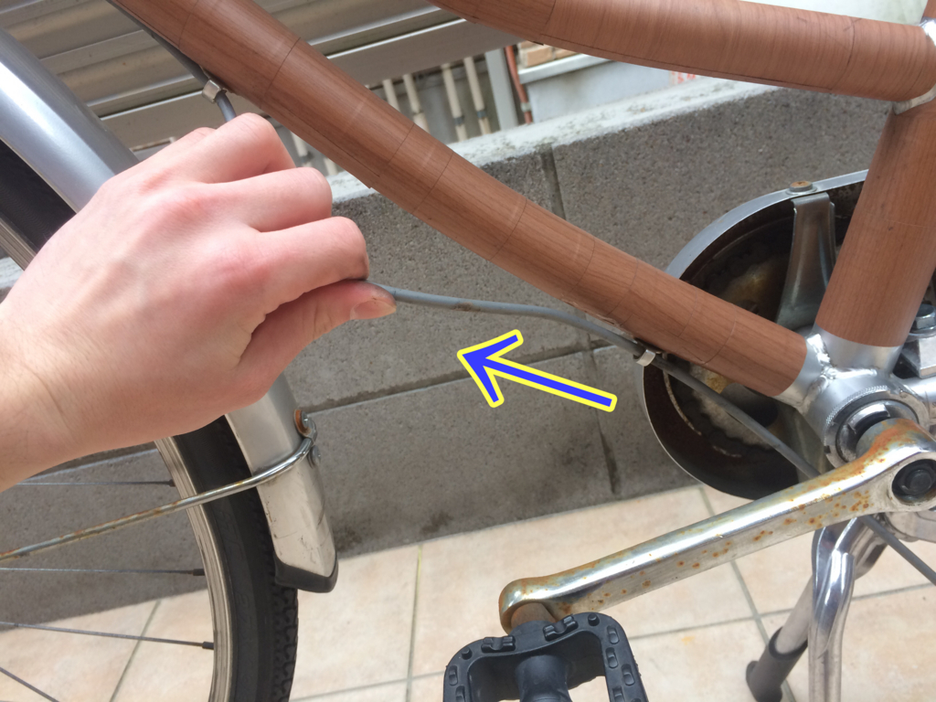 自転車の後ろのブレーキワイヤーの抜き方、外し方
