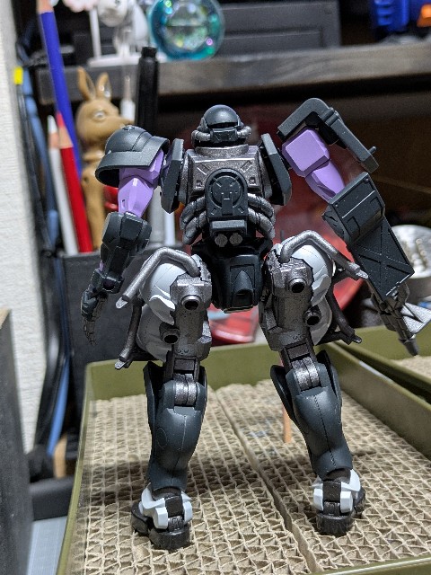 ガンプラ】GQuuuuuuX HG軍警ザクを改造全塗装で黒い三連星仕様にする