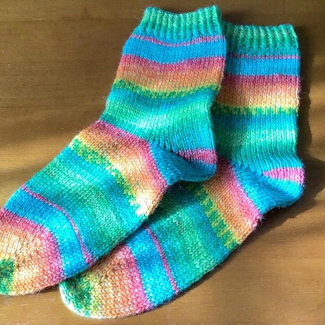 ソックヤーンで靴下を編みました 6plyは太めで編みやすいですよ Knit Branchの編み物ブログ