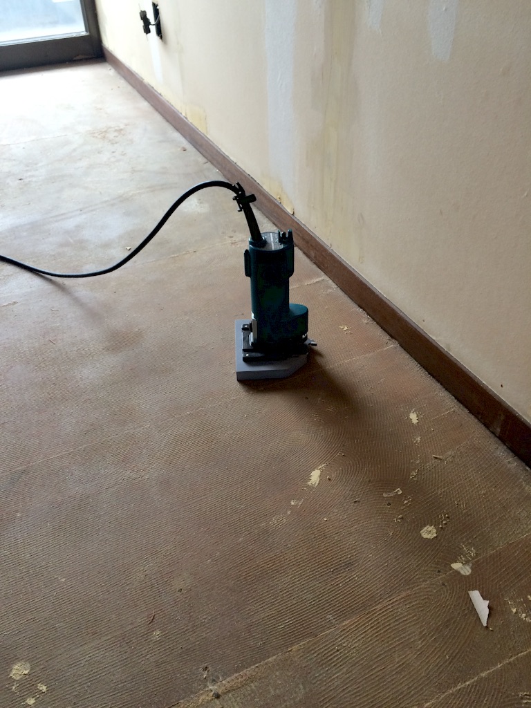 入 隅 カッター フロア貼り増し作業に必須 オリジナル電動工具 入隅