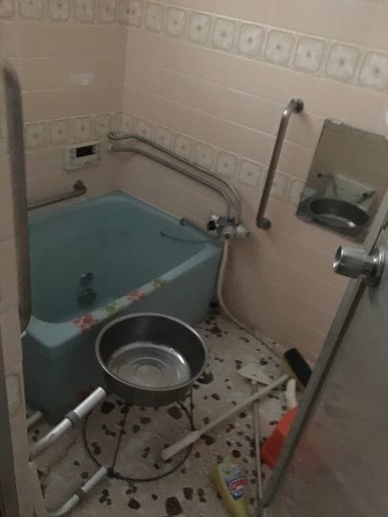 相続物件 風呂場