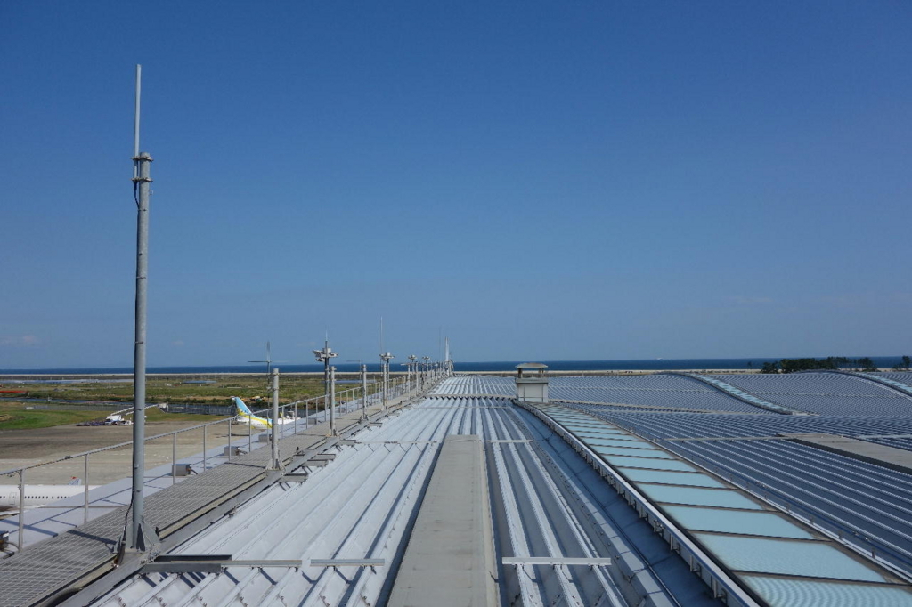 仙台国際空港の屋上展望デッキ（松島・金華山方面の風景）