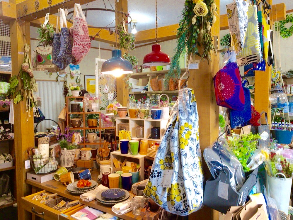 日田 中央一丁目の Zakkaya Nico 雑貨屋 ニコ で わくわくのギフト選び Hita Sanpo 大分県日田市のwebマガジン