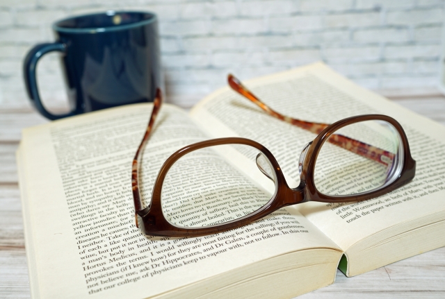 初心者必見 英語のリーディングに役立つ 英語アプリ サイトを紹介 人生は長い目で見れば喜劇である