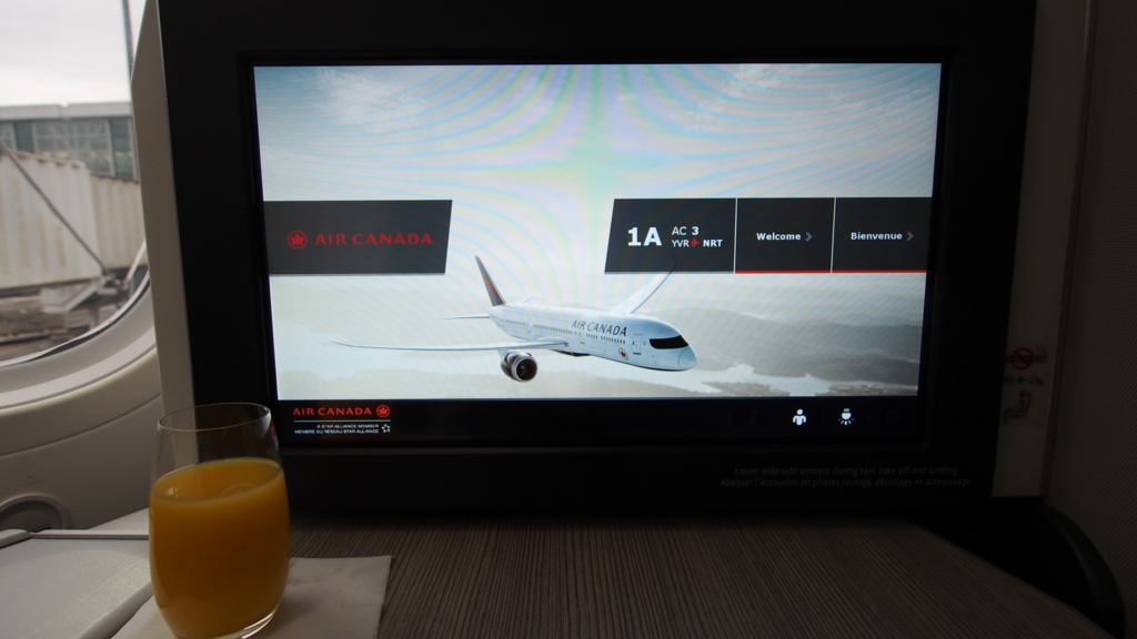 エアカナダ Business Class B787-9 AC003 YVR-NRT - ファーストクラス搭乗記