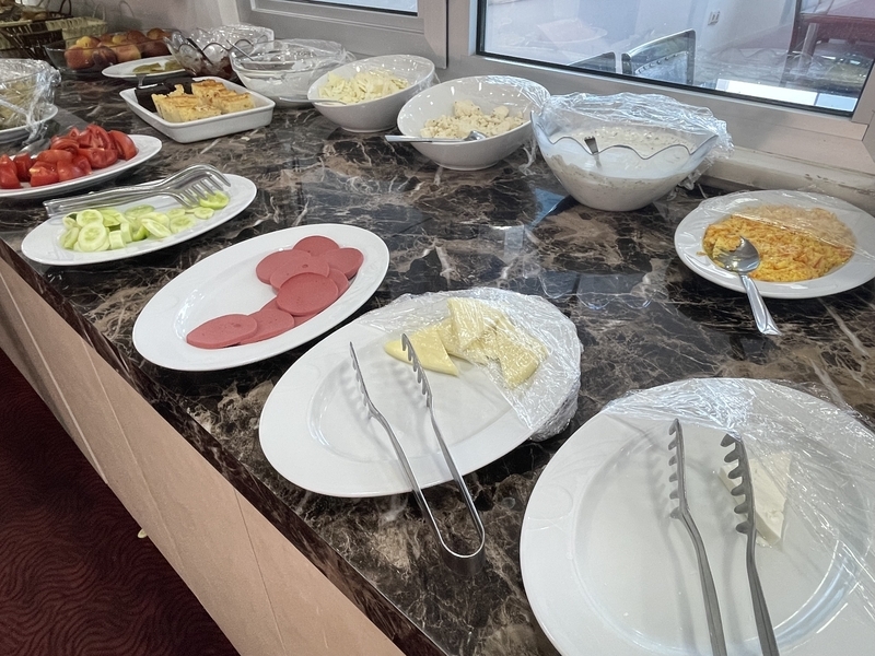 朝食