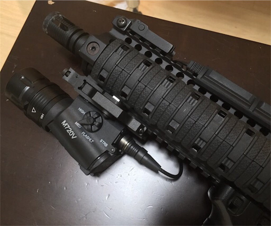 SF M720V タイプ タクティカルライト クイック着脱式 レプリカ