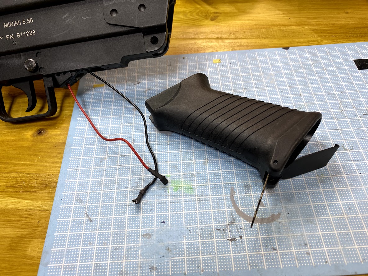 S＆T M249 PARAの分解＆修理 ～外装分解編～ - アンダーソン