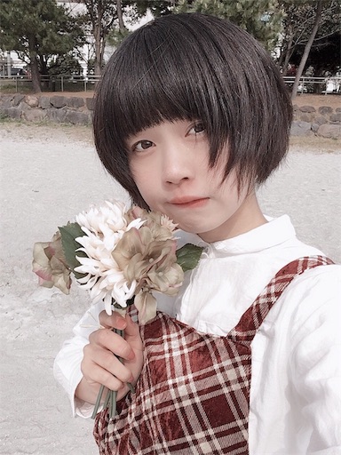 最高な君だって簡単に死んじゃうし 未知の世界を少しだけ残して置くこと 最高な君だって簡単に死んじゃうし 未知の世界を少しだけ残して置くこと
