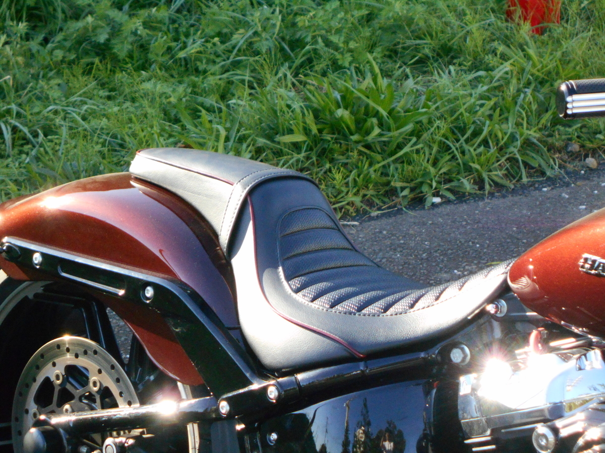 FXBRS 114 M8 ブレイクアウト Thunder Bike製 AirSuspension
