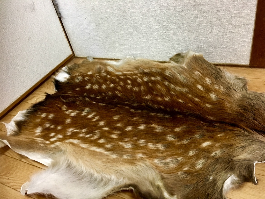 北海道産 鹿皮 ラグ もふもふの毛皮 大きさ約140m×100cm