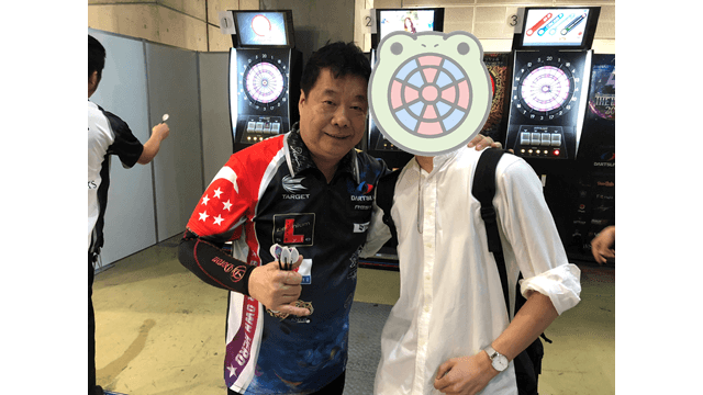 ダーツ祭りプロ選手との2ショット