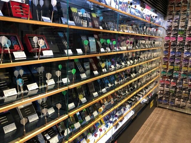 池袋TDSのエスダーツ実店舗の試し投げ