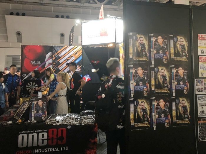 ダーツ祭りのグッズエリア物販