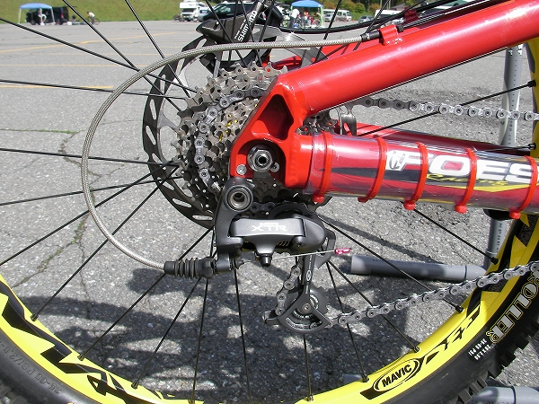 初めてのダウンヒル専用バイク FOES DHS-Tube 赤い彗星 - 休日モード