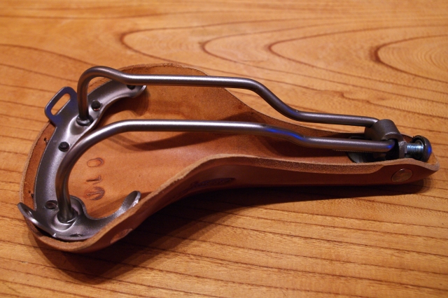 Brooks Swift Titan ブルックスの革サドル KUWAHARA Gaapの再生