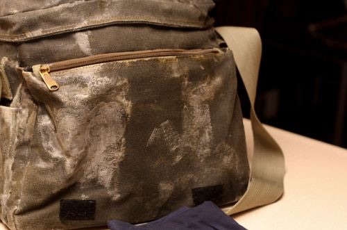 カバンをワックスコートしてカメラバックにする 休日モード