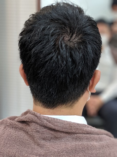 今更聞けない 大人男性にピッタリの髪型 白髪を活かす自然なカラーリング メンズ縮毛矯正 ダウンパーマ専門美容師 タケダシュン 今更聞けない 大人男性にピッタリの髪型 白髪を活かす自然なカラーリング メンズ縮毛矯正 ダウンパーマ専門美容師 タケダシュン