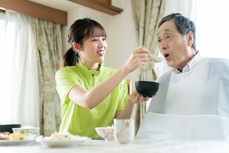 介護用食事エプロンの種類と選び方