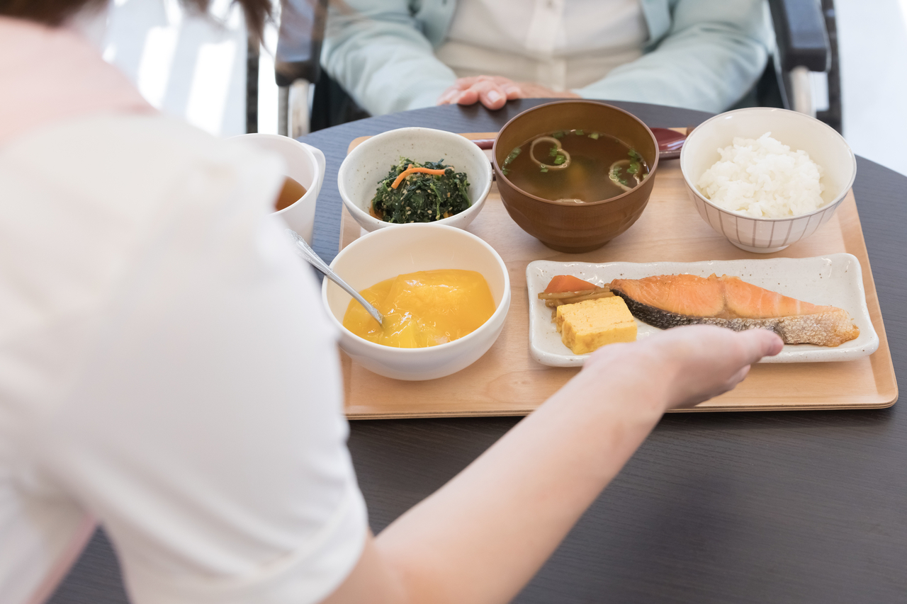 特養の食事を徹底解説 気になる費用や献立 見学時のチェックポイントを解説 介護の専門家に無料で相談 安心介護 介護の基礎知識