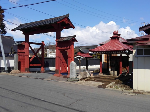 弘前市禅林街 赤門の写真