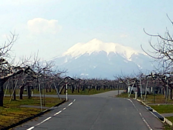 2020年4月7日(昨日)の岩木山の写真