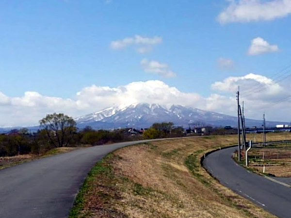 2020年4月14日(昨日)の岩木山の写真