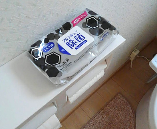 トイレに置いてある除菌ウェットティッシュの写真