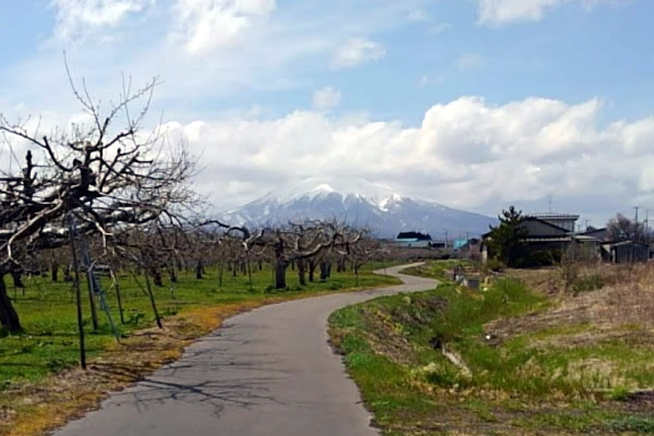 2020年4月21日の岩木山の写真