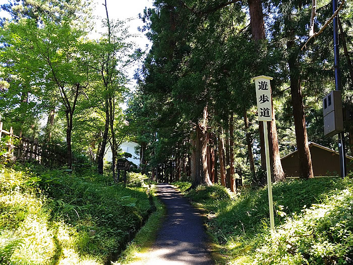 岩木山神社の遊歩道入り口