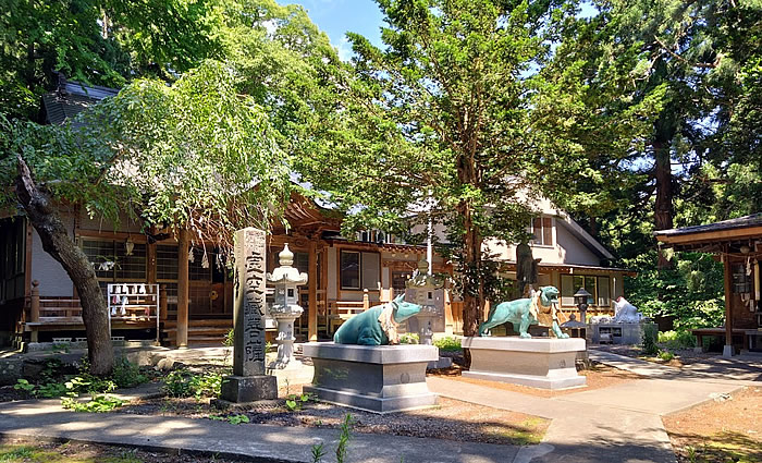 求聞寺の境内