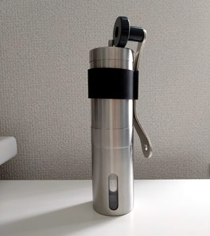 手動のコーヒーミル