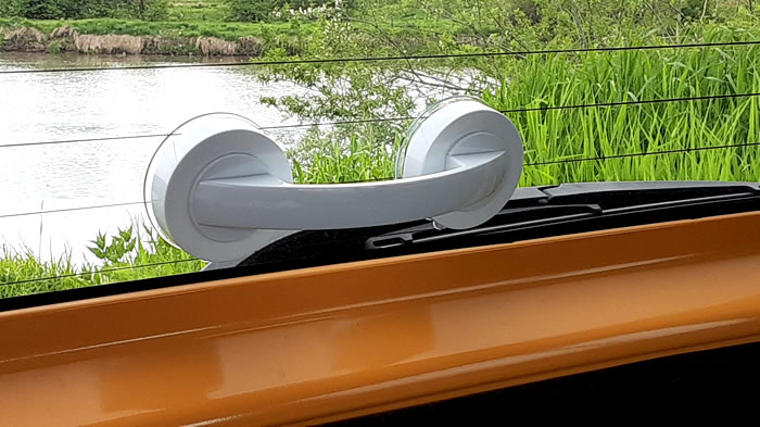 吸盤ドハンドルを車のバックドアへ付けてみた2