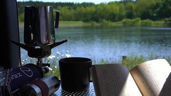 文庫本を読み返しながらコーヒー02