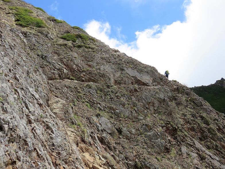 権現岳への登山道滑落注意箇所