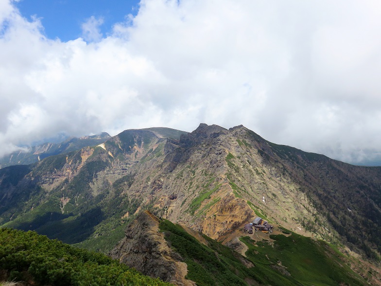 赤岳から見る横岳・硫黄岳