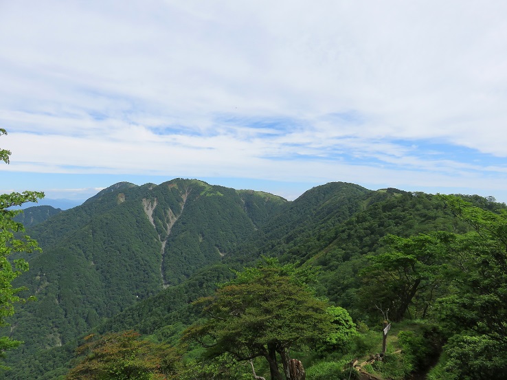 蛭ヶ岳(ひるがだけ）