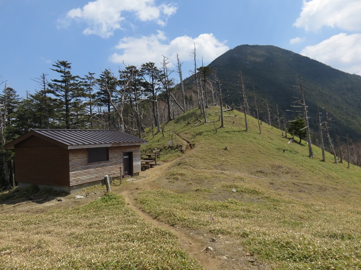 破風山避難小屋