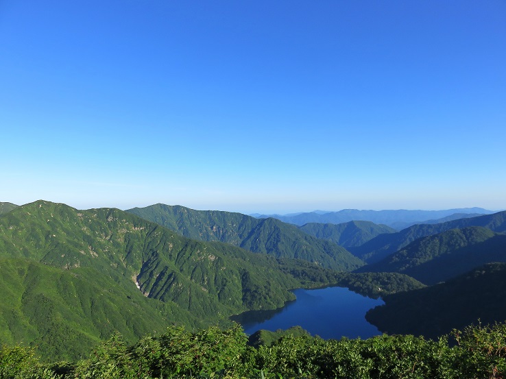 以東岳へ少し登れば絶景